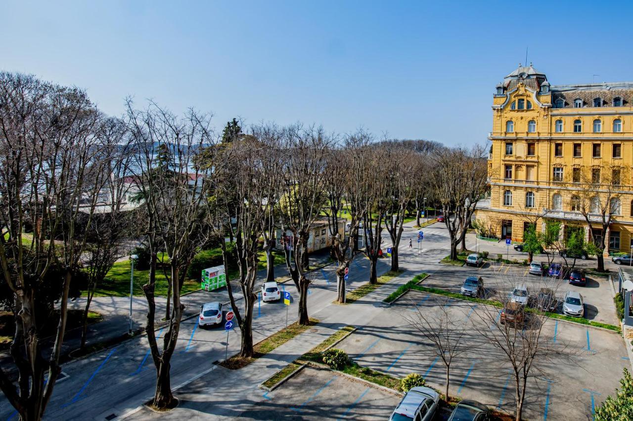 Amphitheater Apartment Пула Экстерьер фото