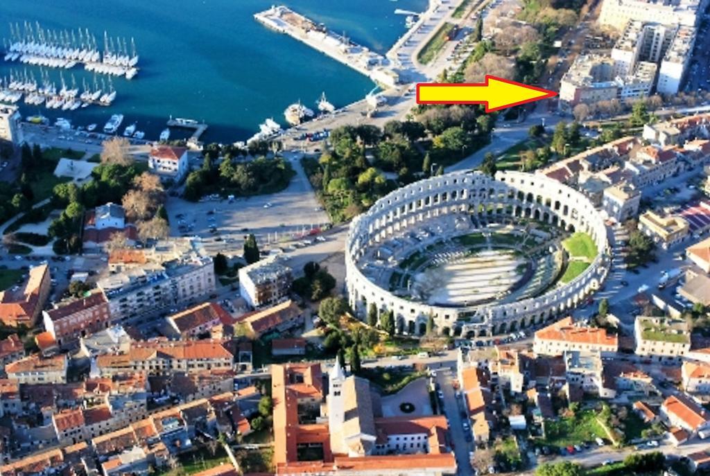 Amphitheater Apartment Пула Экстерьер фото